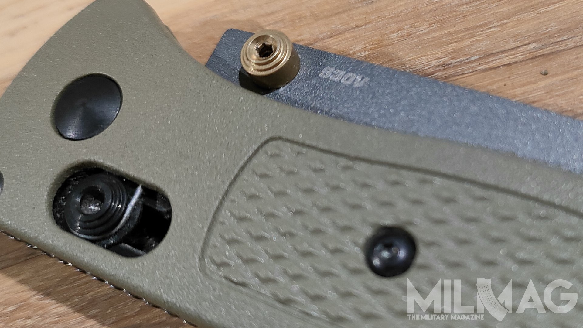 oznaczenie stali s30v na nożu benchmade bugout