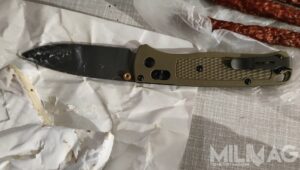krojenie jedzenia nożem benchmade