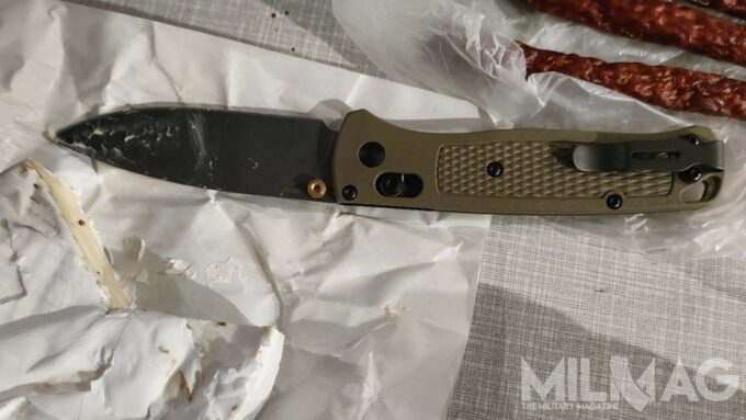 krojenie jedzenia nożem benchmade