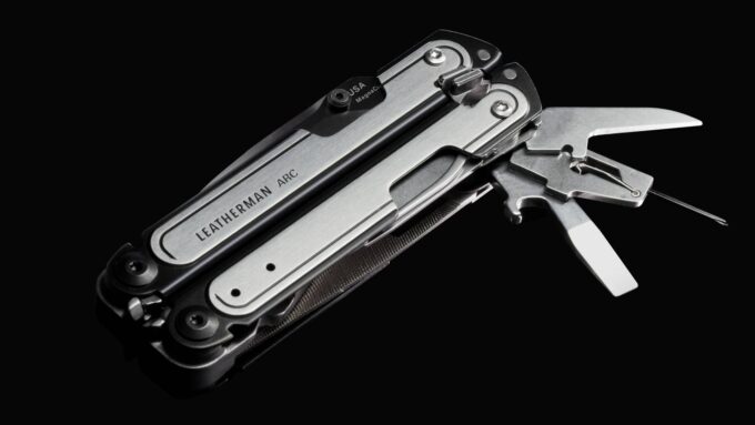 prezentacja części narzędzi leatherman arc