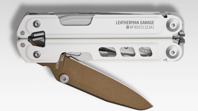 ostrze ze stali magnacut w powłoce cerakote