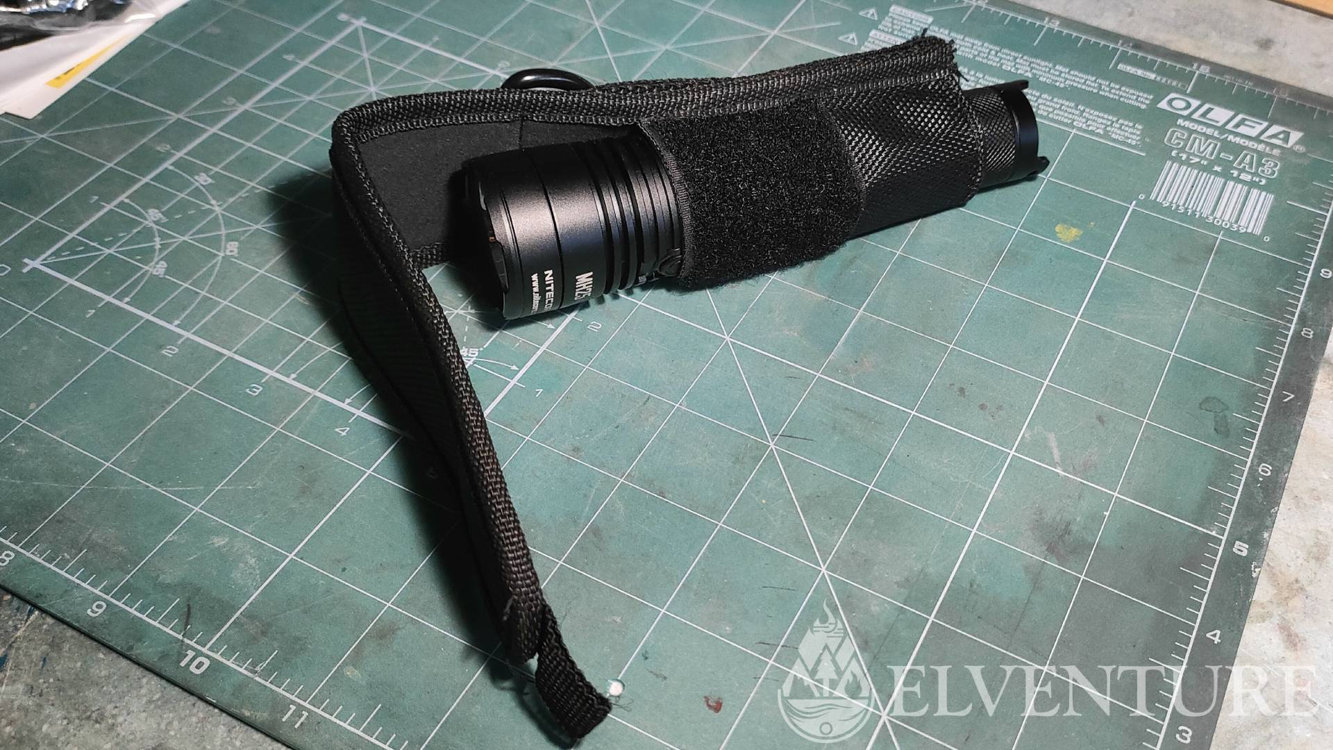 latarka mh25 v2 w pokrowcu