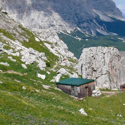 w schoniskach można było spać na glebie