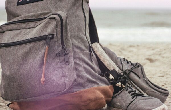 Co spakować dziecku na kolonie? Buty i plecak na pewno!