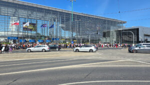 Pyrkon 2025 - Kolejka oczekujących na kilkaset metrów