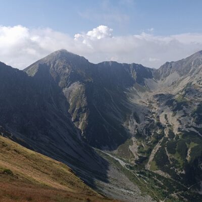 Tatry - widok spod przełęczy pod Wołowcem