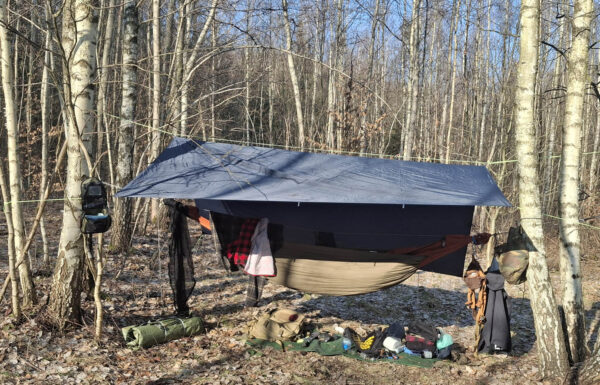 recenzja plandeki biwakowej Helikon Supertarp