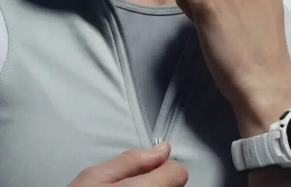 Polar Street X na ręce modelki