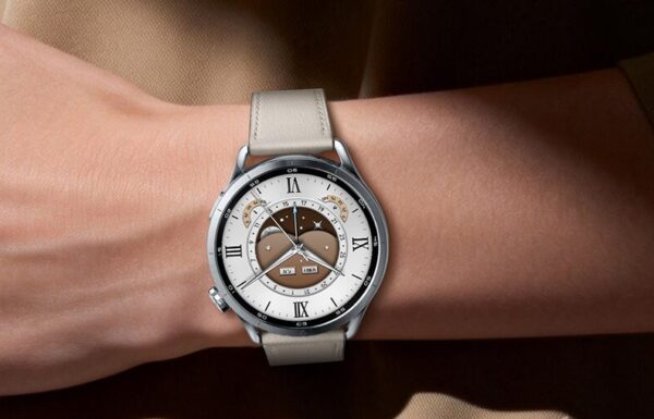 Xiaomi Watch S5 na kobiecej ręce