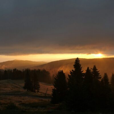 Turbacz - Długa Polana to dobre miejsce startu na wycieczkę tam